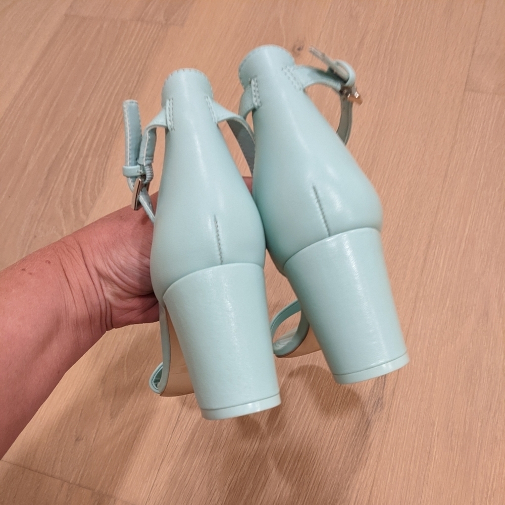 Light teal heels - Picture 5 of 9